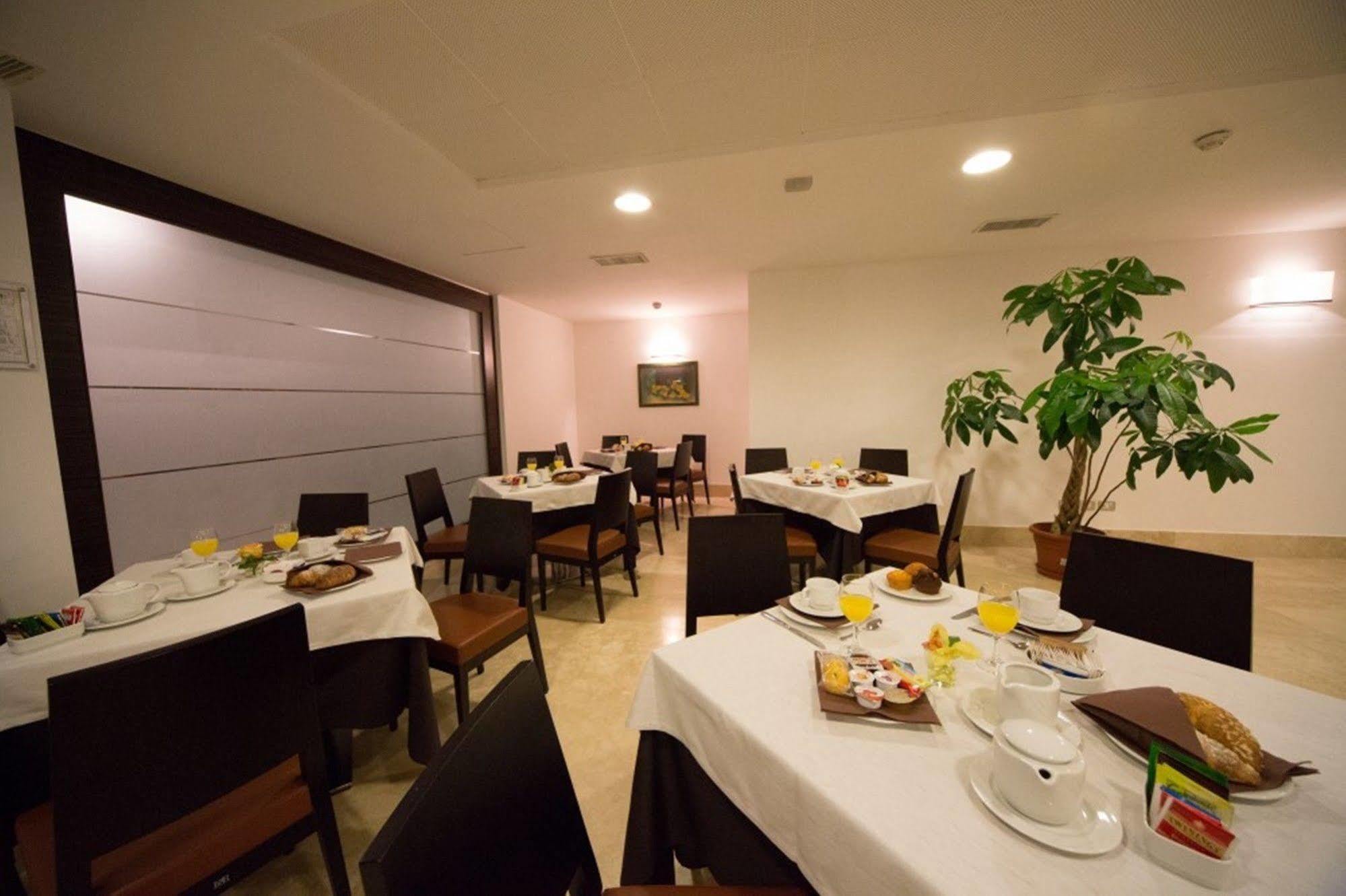 Centrum Palace Hotel & Resorts Campobasso Exterior foto
